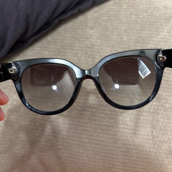 Great Condition Prada SPR 170 1Ab0A7 Cateye Sunglasses - Picture 12 of 12